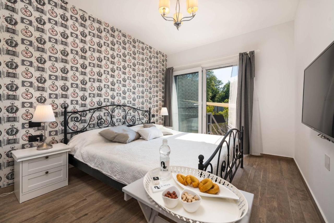 La With Stalactite Cave And Pool Bar Villa Pula
