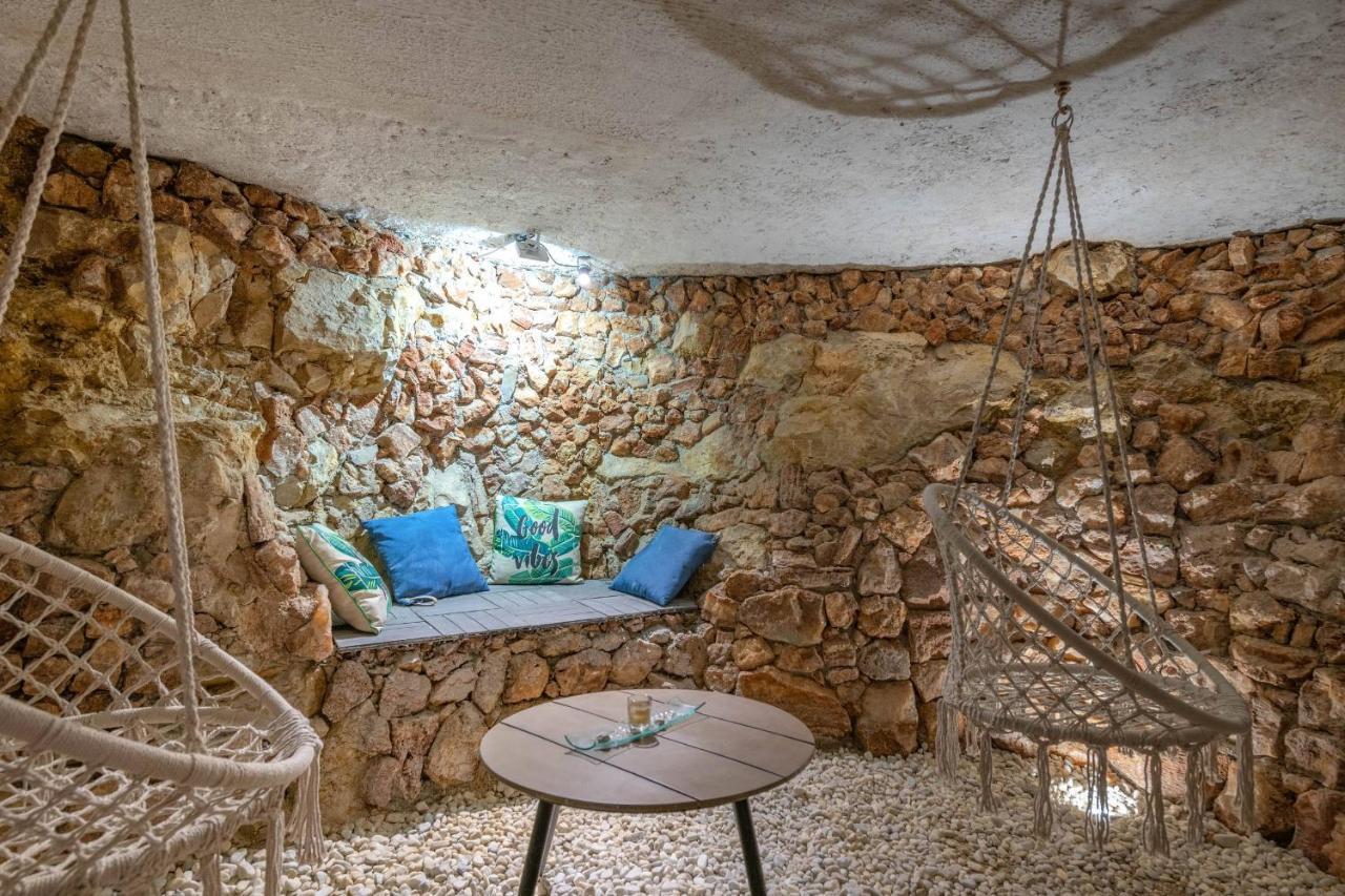 La With Stalactite Cave And Pool Bar Pula