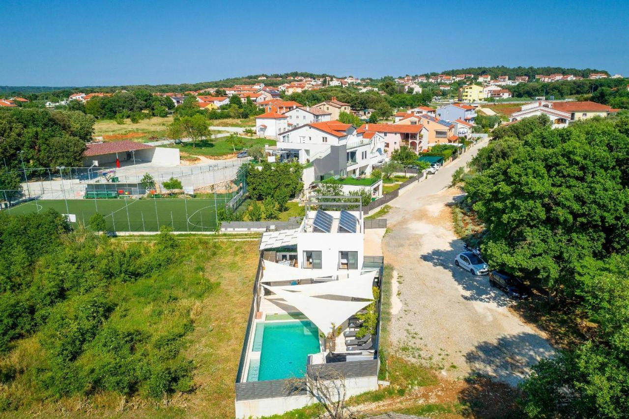 Villa La With Stalactite Cave And Pool Bar